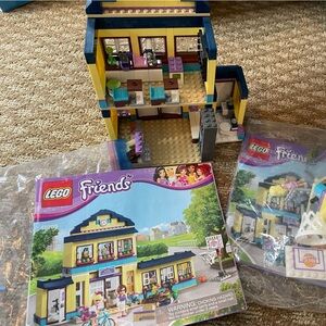 LEGO Friends Heartlake School Set - Blue and Yellow
